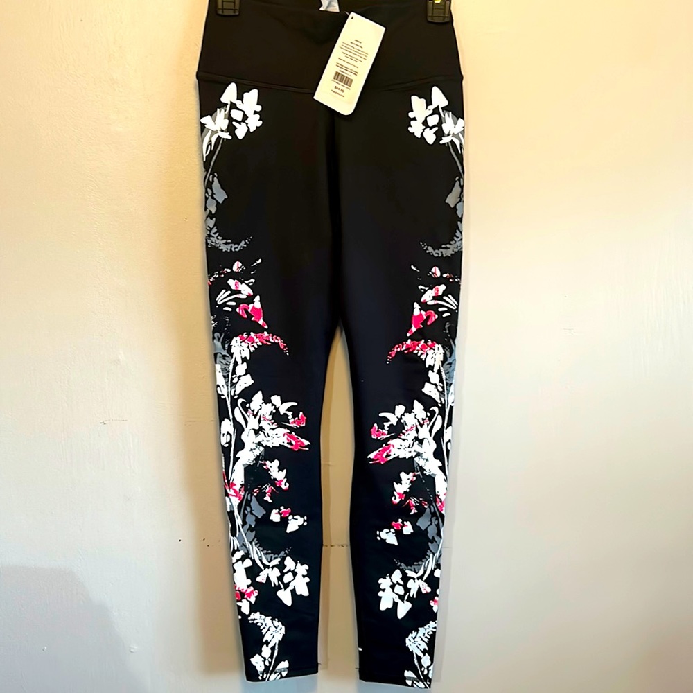 Fabletics high waisted leggings NWT